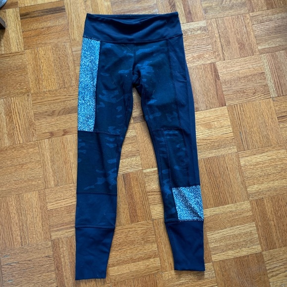 Lululemon Wunder Under Leggings - Picture 2 of 6